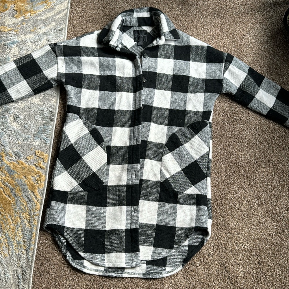 Cozy Black and white checkered jacket